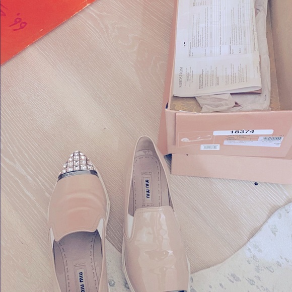 Sold - Picture 1 of 6